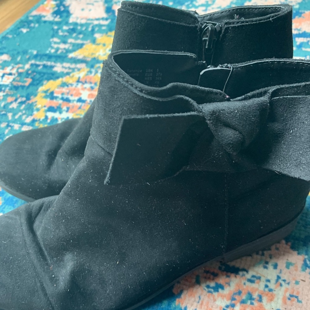 Girl’s Booties size 5